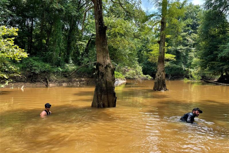 MDWFP Biologists sampling the Big Black River 2021